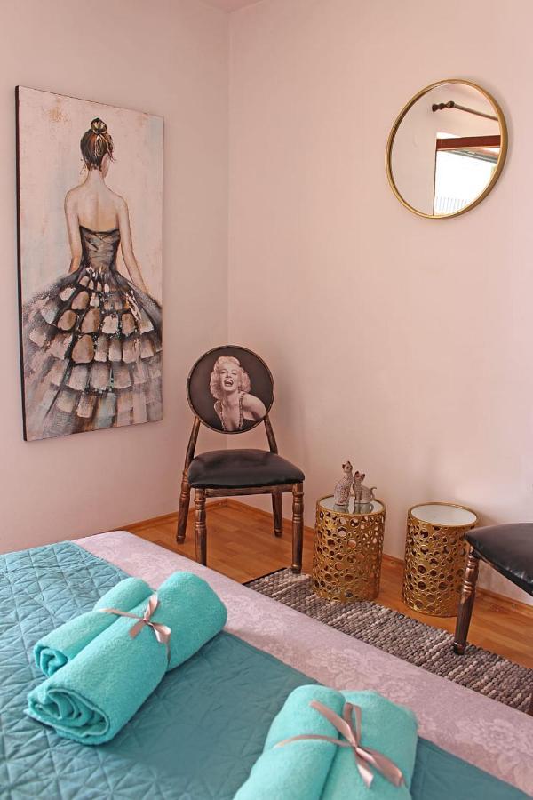 Apartments Gabriela Drvenik  Esterno foto